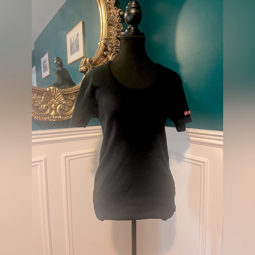 Black ribbed t-shirt